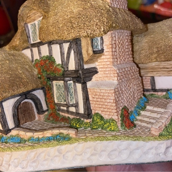 1991 David Winter “Moonlight Haven” English Cottage is handmade, hand-painted. - Picture 2 of 16